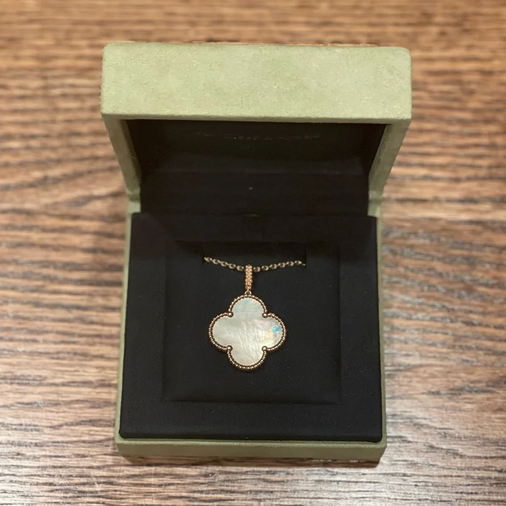 Van Cleef & Arpels Magic Large Necklace Jewelry Box Set - Picture 11 of 12